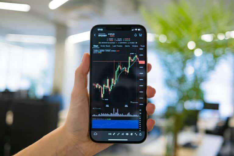 Institutional sentiment weakening short-term